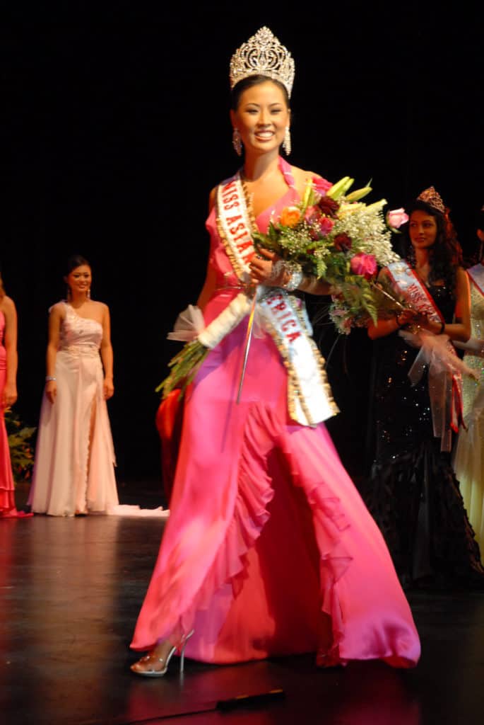 Queen & Her Court 007