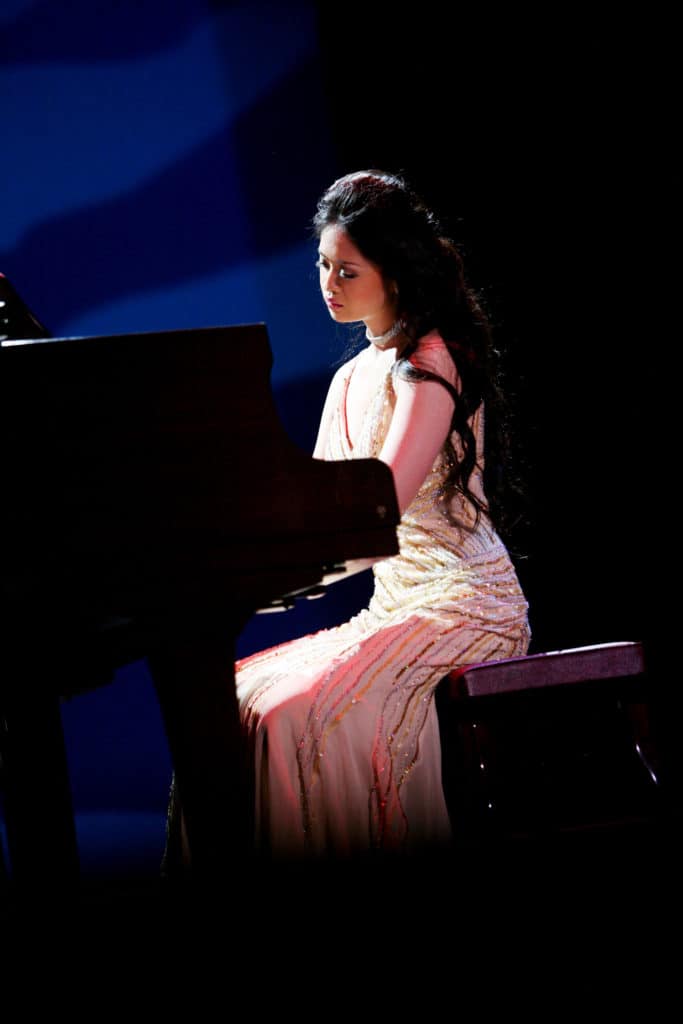 Stephanie Lee -Talent